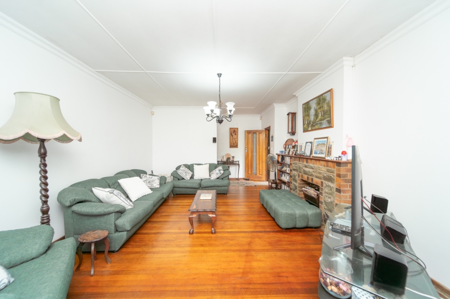 4 Bedroom Property for Sale in Sunnyridge Eastern Cape